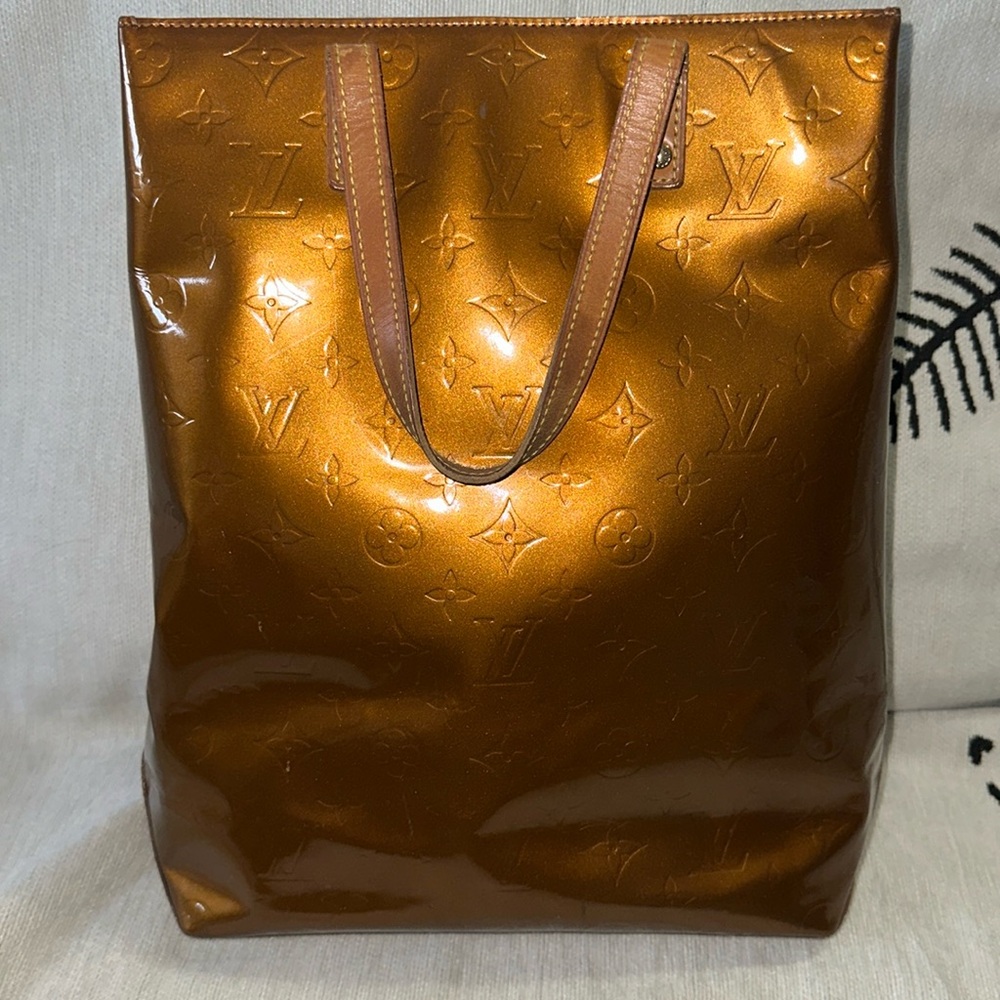 Louis Vuitton brown / metallic bronze monogram vernis tote bag 13.25 x 10 x 4.25 - Picture 3 of 17
